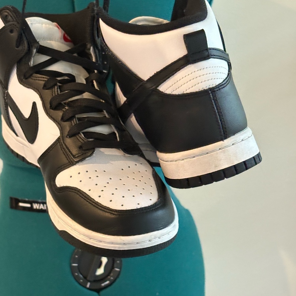 Nike Black and White High-Top Sneakers - Picture 6 of 6